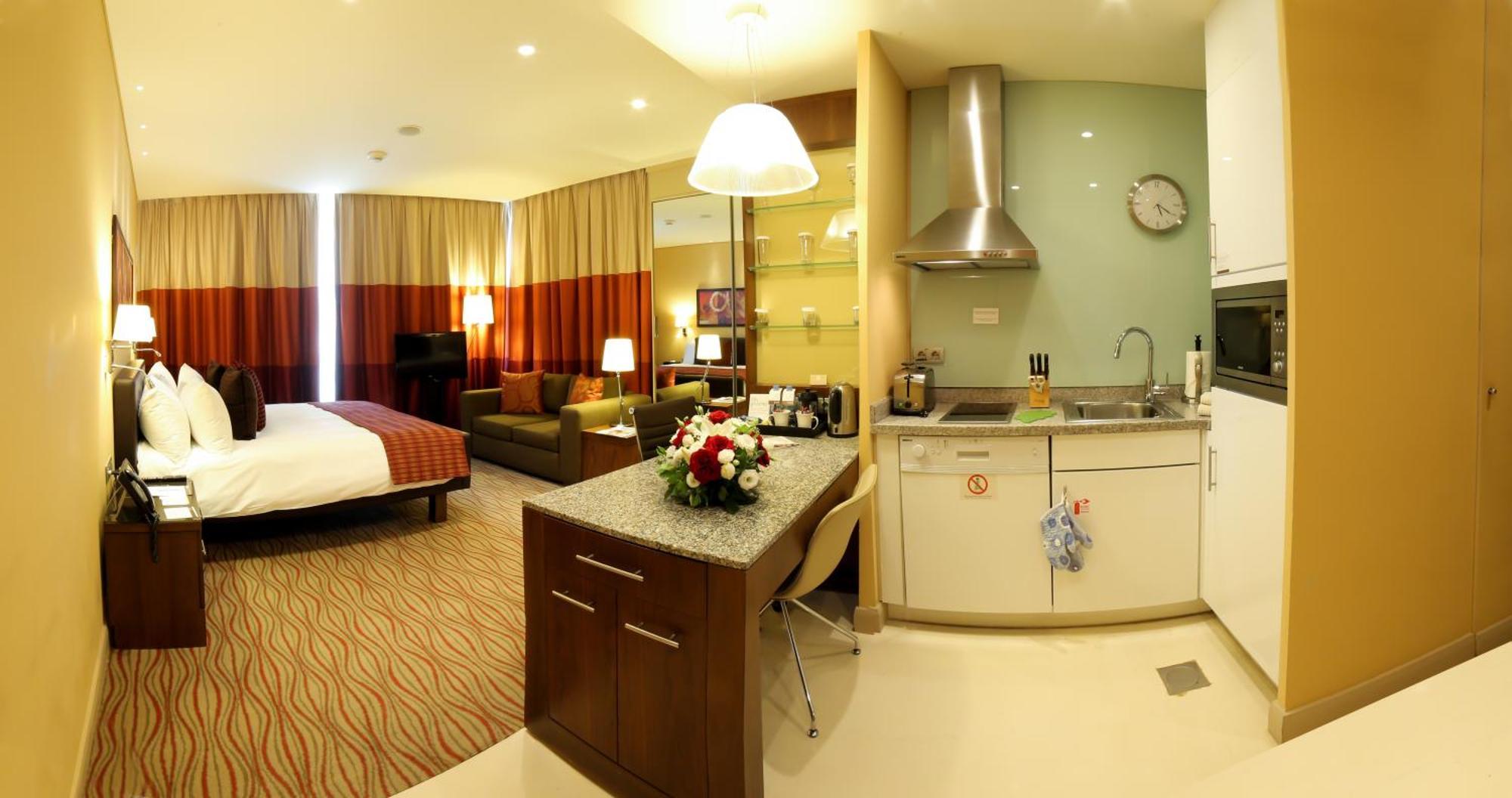 Studio-Suite mit Kingsize-Bett und Stadtblick